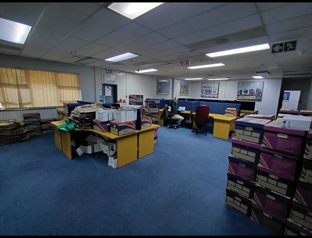 5,136M² OFFICE FOR SALE IN HALFWAY HOUSE